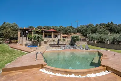 Image de Villa Mardim - Villa en position panoramique sur l’île de Crète.