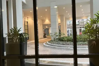 Deluxe 1br 27th floor in Taguig/Bgc w/balcony, amazing view of bay, wi-fi+55\" Tv