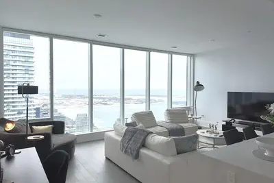 Image de Stylish Penthouse Downtown Toronto! Brand New!