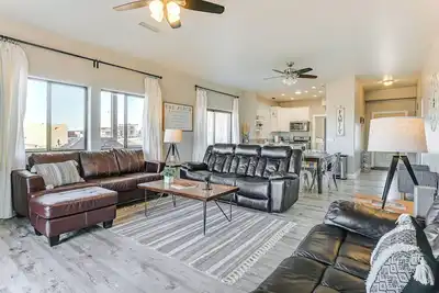 Image de 4 Mi to Lake Powell: Retreat w/ Game Room!