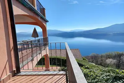 Image de Appartement à Oggebbio avec vue sur le lac