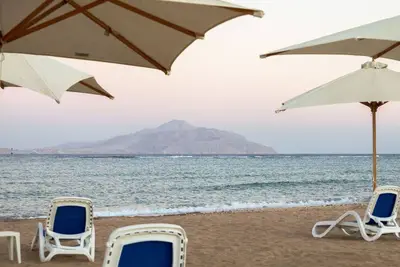 Image de 4-Br Villa with Private Pool