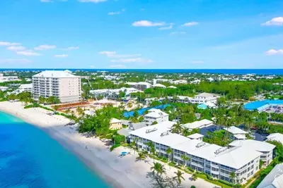 Image de Lux 7 Mile Beach 3bdr Condo w/ Pool Hottub +Tennis