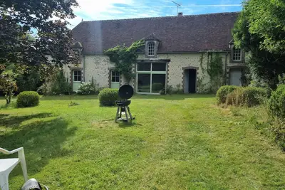 Image de Maison de campagne confortable dans un grand jardin