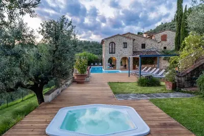Villa Superior Promoted By WeekHomes. com