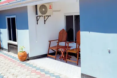 Image de Family-Friendly 2-bedroom house with Ac and WiFi close to downtown Dar es Salaam