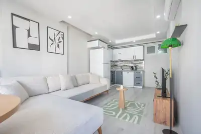 Image de Bohemian Style Apartment – Spacious Stay Near City Center