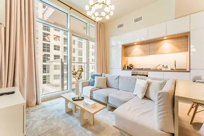 Image de Near Dubai Marina Canal 2br with Pool and City Views Balcony, Studio One