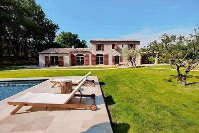 Image de Mas de charme à 20 min D'aix en P et piscine chauffée