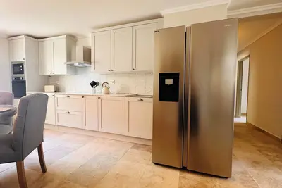 Image de Appartement 2 chambres, 2 salles de bain proche de Lourmarin - Appartement 1