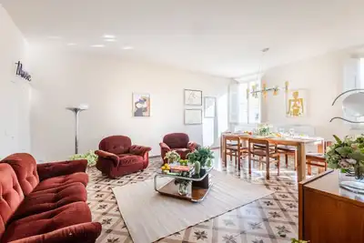 Image de Spacious Apartment Overlooking the Canal in Lucca – 3 Bedrooms, 2 Bathrooms