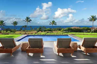 Image de Hiki Moe Hale by Gather: Elegant 4br Oasis w/ Pool & Hot Tub