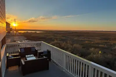 Image de Beach House w/ Epic Sunsets, Perfect for Couples and Families ~ 7-nights 10% Off