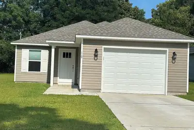 Image de Charming 3-bedroom 2-bath new build in the heart of crestview