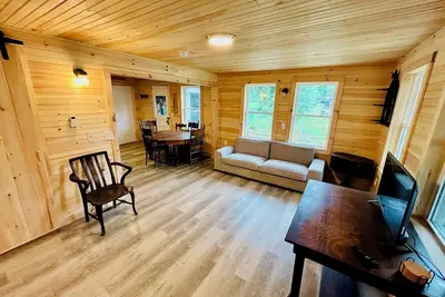 Image de Lovely 3br Lakefront Cottage @ Jenkins Beach #1