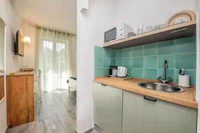 Portobello Room With Pvt Bath & Kitchnette aMoneglia| 2min walk to the beach