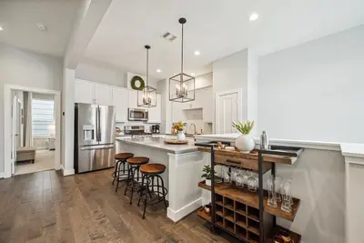 Image de Bayou Houstonian: Heights + Galleria + Memorial Park + Med Center + Fun