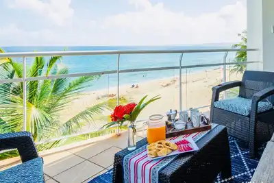 ★ Beachfront ★ Pool ★ All New ★ Ac ★ Gated Parking ★ Laundry ★ WiFi ★ 2 Kings ★