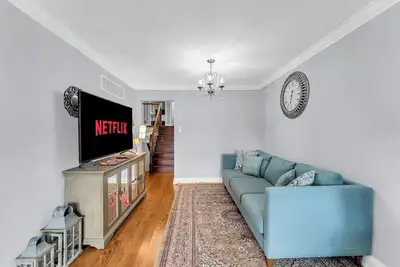 Image de Square One Stylish 5 bed Home