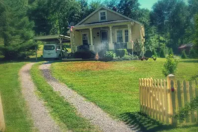 Image de RedBud Manor a charming 2-bedroom house 10 miles from marvelous Damascus