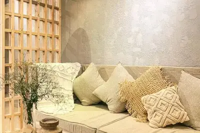 Rustic 2br in Bharatiya City
