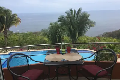 Image de Magical Ocean Views in a 1 bedroom Jungle Paradise!