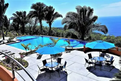Image de Stunning Poolside Oceanview 1 Bedroom Condo #106