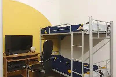 Image de Convenient shared room in a 2bhk with all amenities at value in central Chennai.