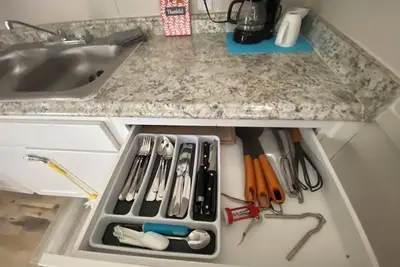 Image de Enjoyable studio with Ac in charming Cleveland!