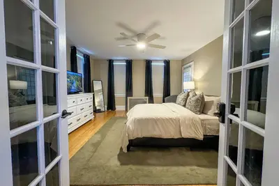 Image de New - Private Patio - 1st Floor - Mins to Downtown - Hospitals - Explore Nh