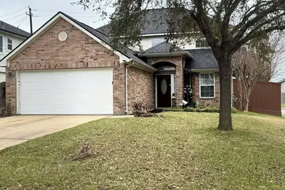 Image de Nice 3-bdrm house in 77045  Can rent 1, 2 or 3 rooms. Great for Med Center/rodeo.