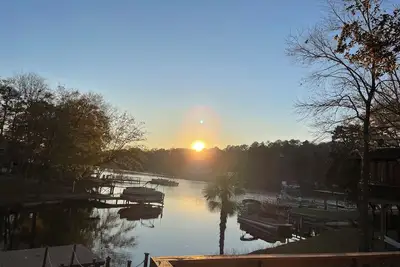 Image de Breezy's Blyss 2 Br Cottage On Lake Murray in Lexington County