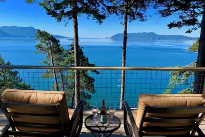 Image de New! Stunning 350 Ft Oceanfront! Sauna Gym Theater Firepit Piano 18 Ft Ceilings