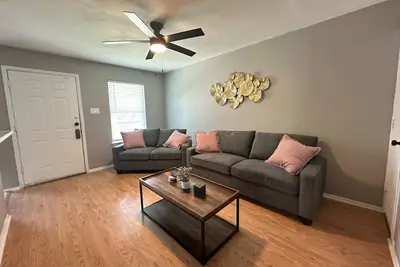 Image de Chic 2-bedroom apartment in charming Arlington with WiFi, Ac