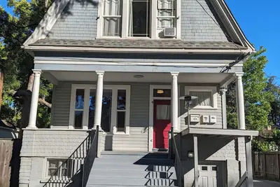 Image de Historic Chico house located downtown, blocks from the university!