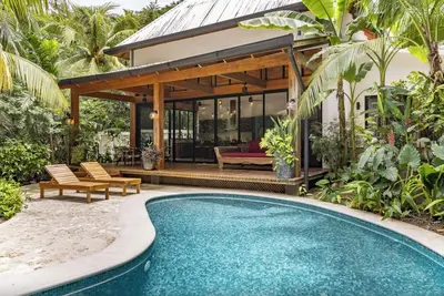 Image de Tropical Luxury! Private Oasis w/ Pool - 4-Min Walk to Playa Pelada