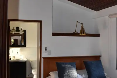 Image de Charming apartment in a colonial cottage in Antigua amidst a coffee plantation.