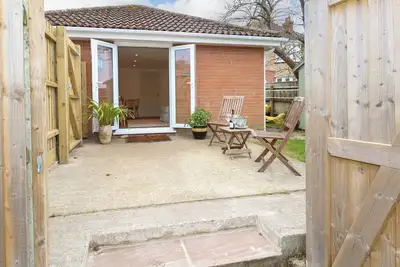 Image de Hide-A-Way, romantic, with a garden in Weymouth