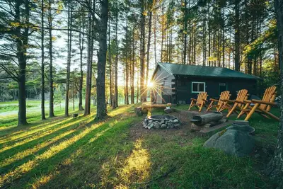 Sasquatch Sanctuary Tiny Log Home on 10 Acres