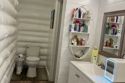 Image de 3-bedroom cabin in enchanting Lillian with WiFi, Ac