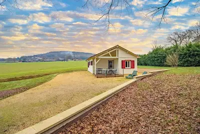 Image de Gîte Prairie – Charme et Tranquillité en Périgord Noir, Piscine Partagée, Terrasse et Nature