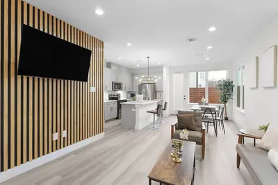 Image de Modern Heights Townhome 3br with Fast Wifi & Free Park