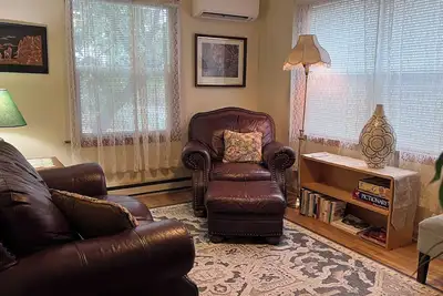 Image de Vintage 2-bedroom cottage in Friendly neighborhood of  Eugene with WiFi & Ac