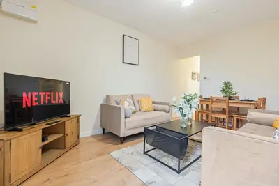 Image de Spacious light filled apartment