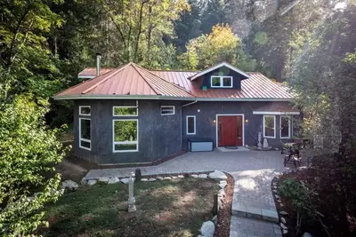 Image de European Style Straw Bale Retreat