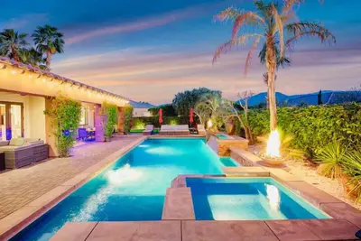 Luxury Desert Oasis with Pool, Arcade & Spa
