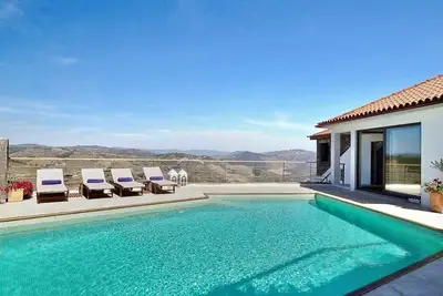 Image de Heart of Douro Valley Charmer with private pool and fab views!