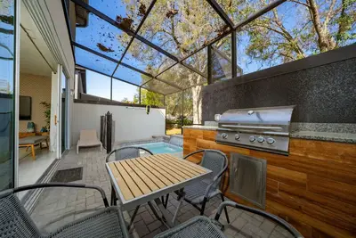 Image de Cozy 4bd Retreat with Pool and Bbq Near Disney Magic