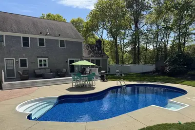 Image de Sagamore Beach Retreat - Pool, Near Cape Cod, Spacious Home, Family Friendly w\/ Large Yard and Deck!