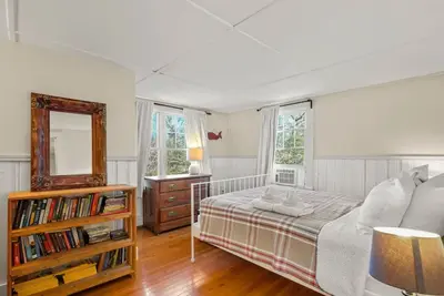 Image de House in the Heart of Woods Hole